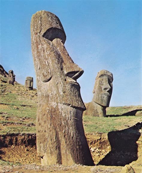 who made the easter island heads